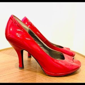 Classic Red Heels. Authentic Moda Spana. Size 8